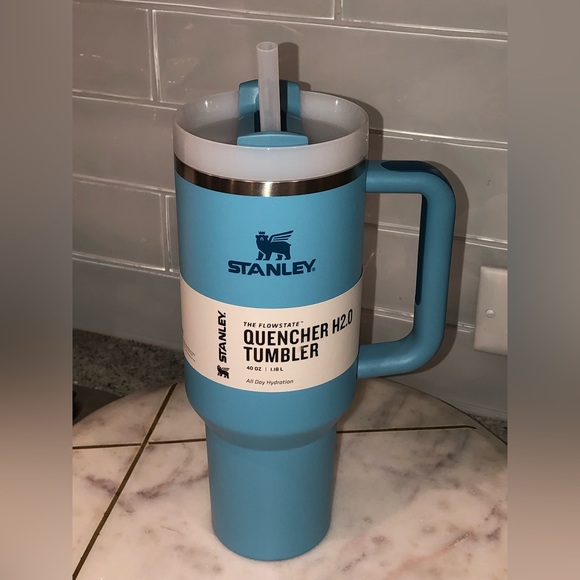 ✨NWT✨ Stanley 40 oz. Quencher H2.0 FlowState Tumbler - Pool - Picture 6 of 11